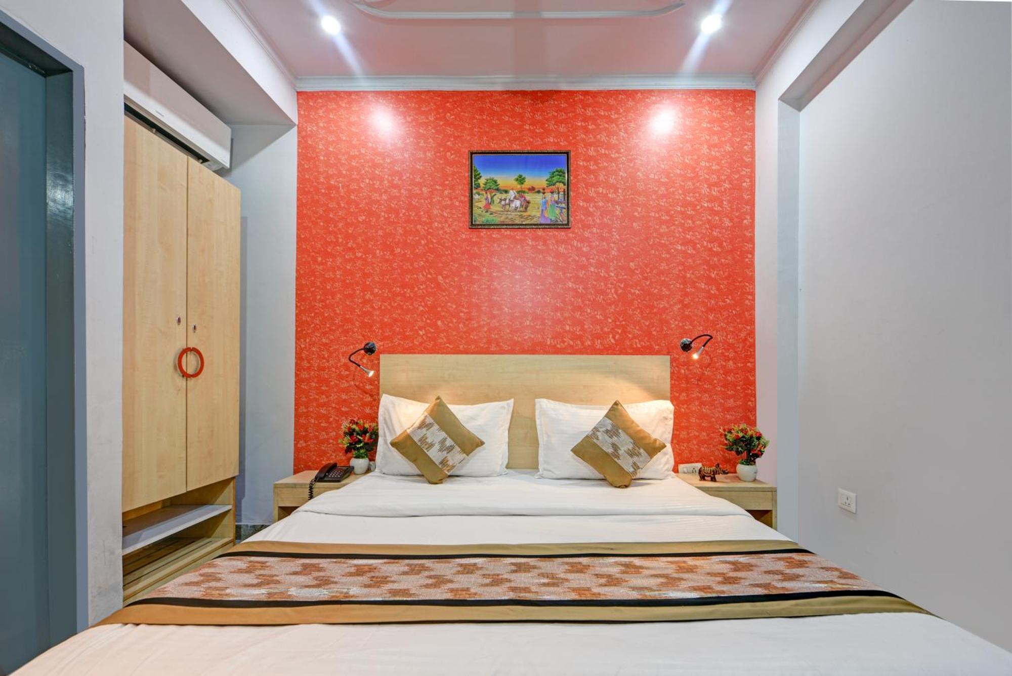 Royal Spark Inn1 - Medicity Gurugram, Near Medanta Hospital Gurgáon Kültér fotó