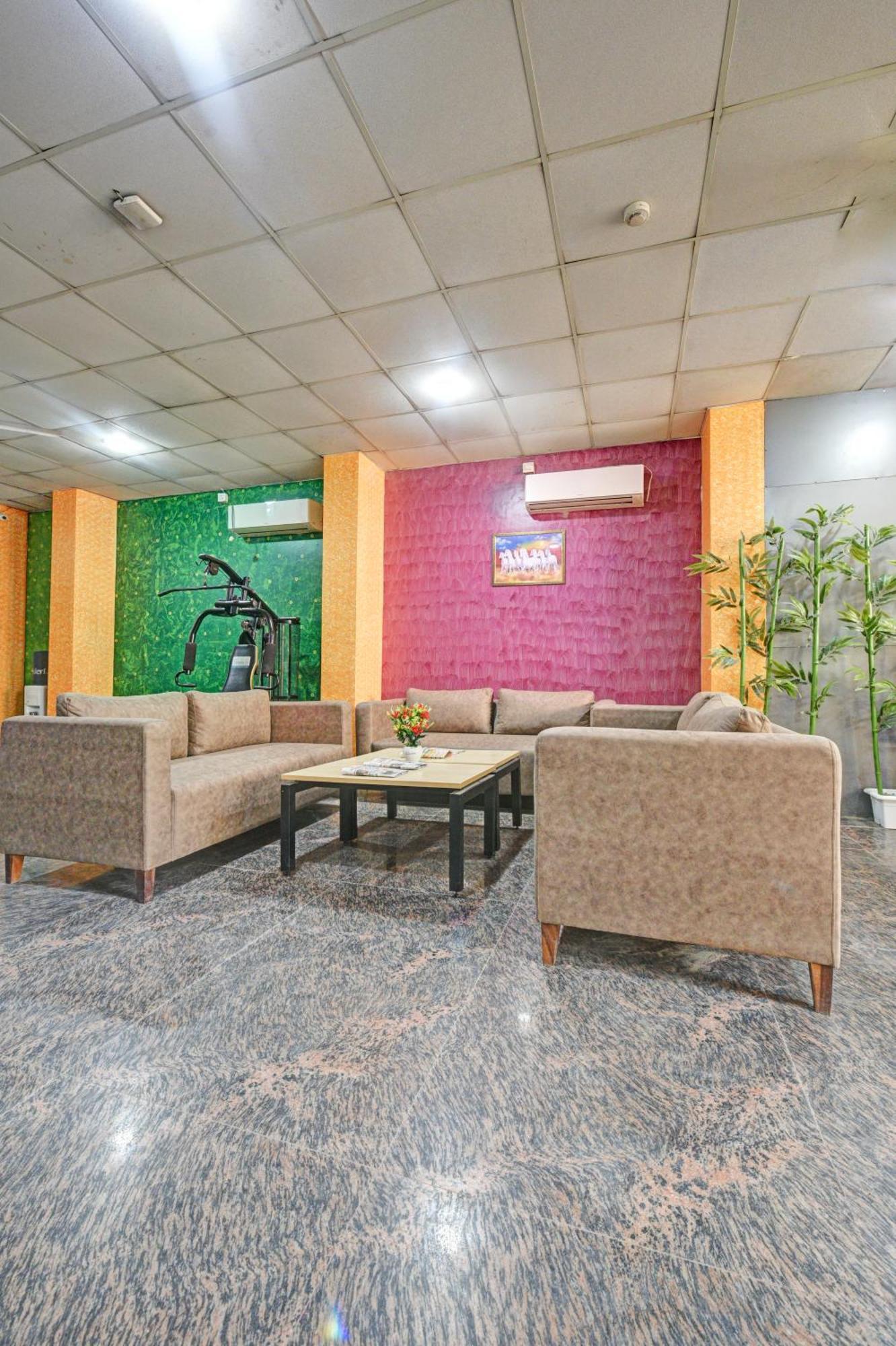 Royal Spark Inn1 - Medicity Gurugram, Near Medanta Hospital Gurgáon Kültér fotó